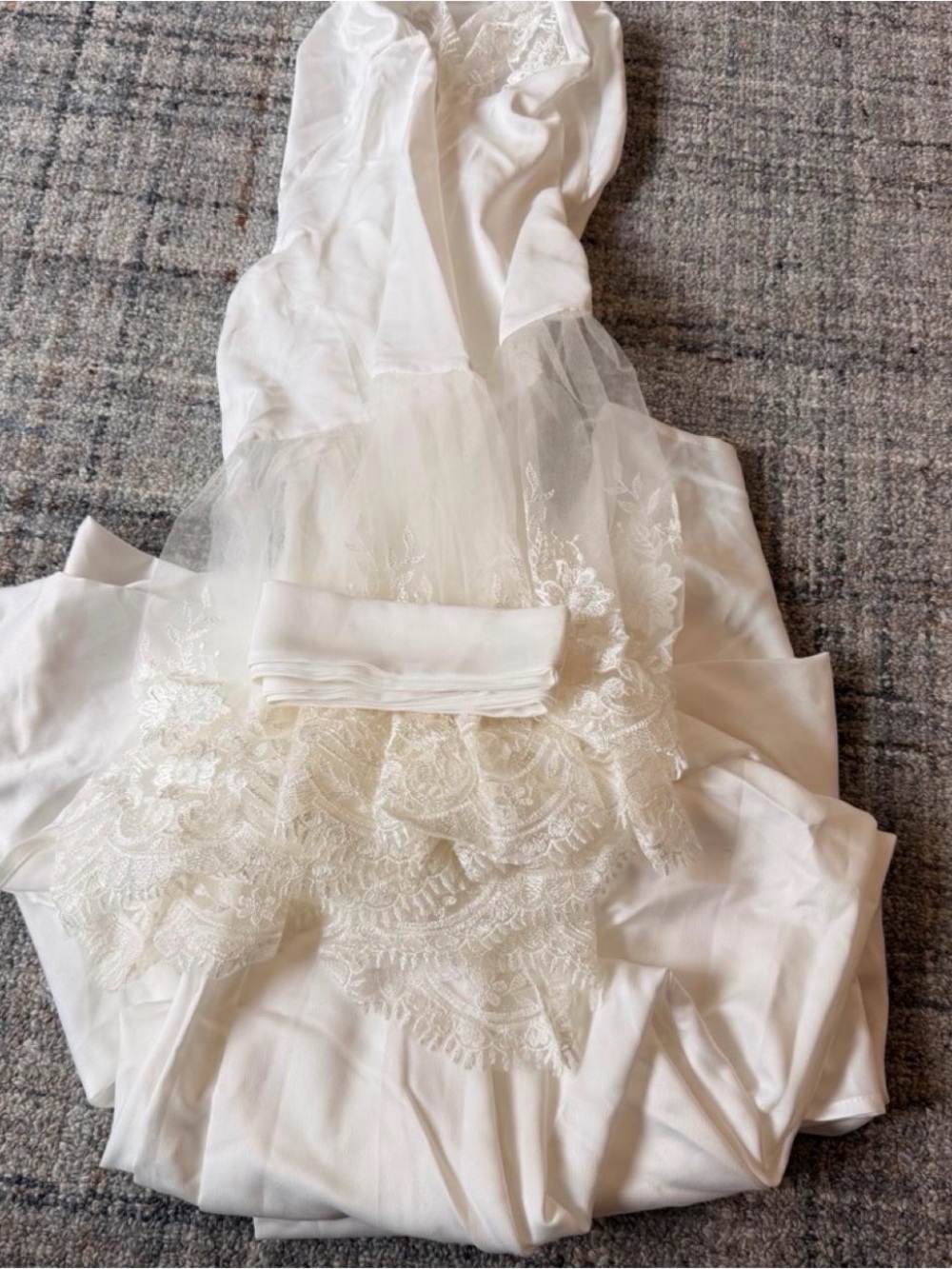White Bridal Robe - - Picture 2 of 3